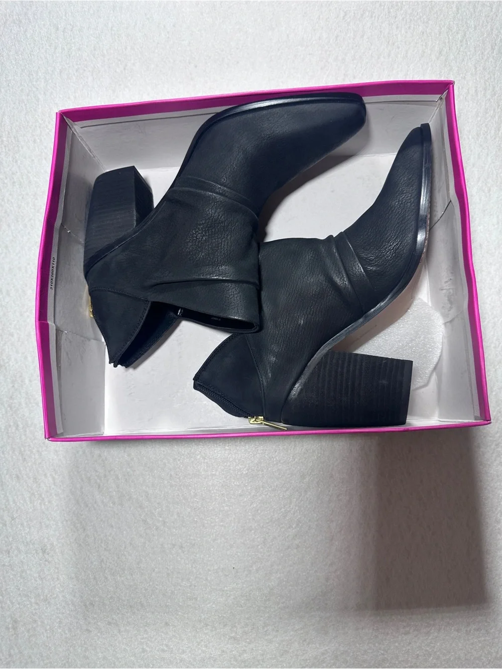New in box Vince Camuto Black Pointed Toe with Stacked Heel Ainsley size 9.5